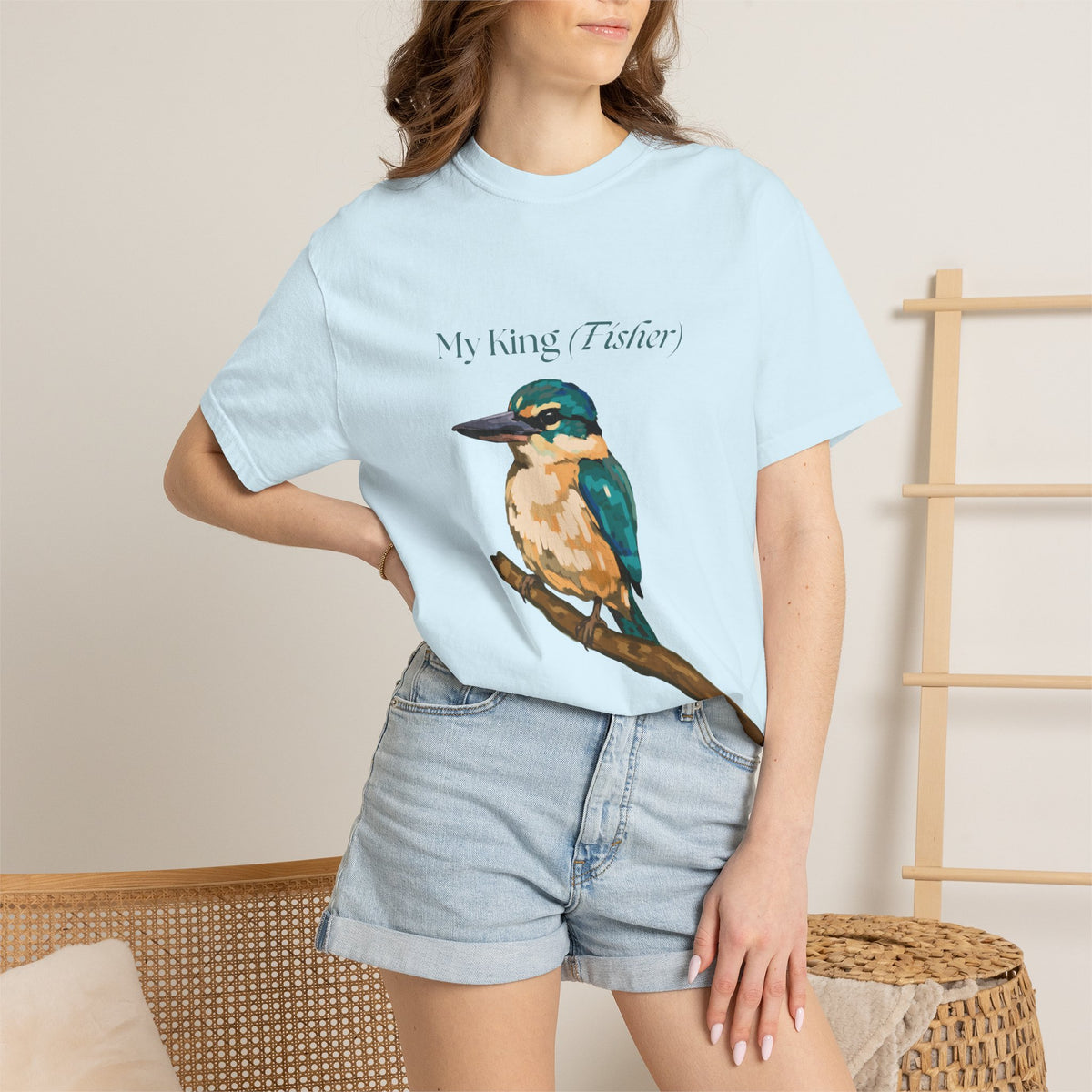 Light blue crewneck T-shirt with kingfisher bird front print